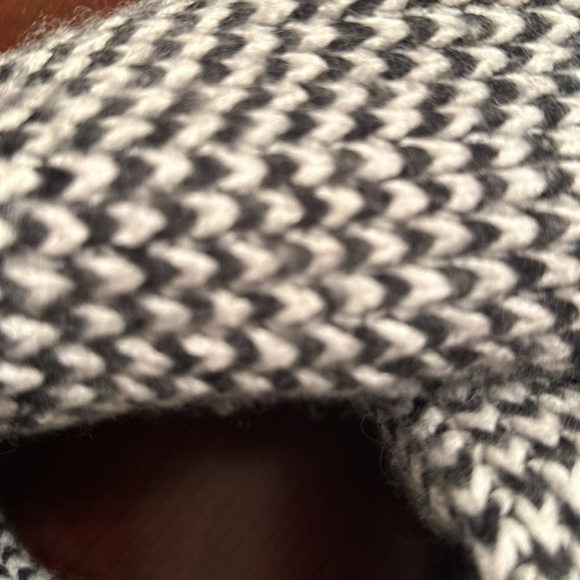 J crew infinity scarf tube black white herringbone euc classy super soft - Picture 3 of 7